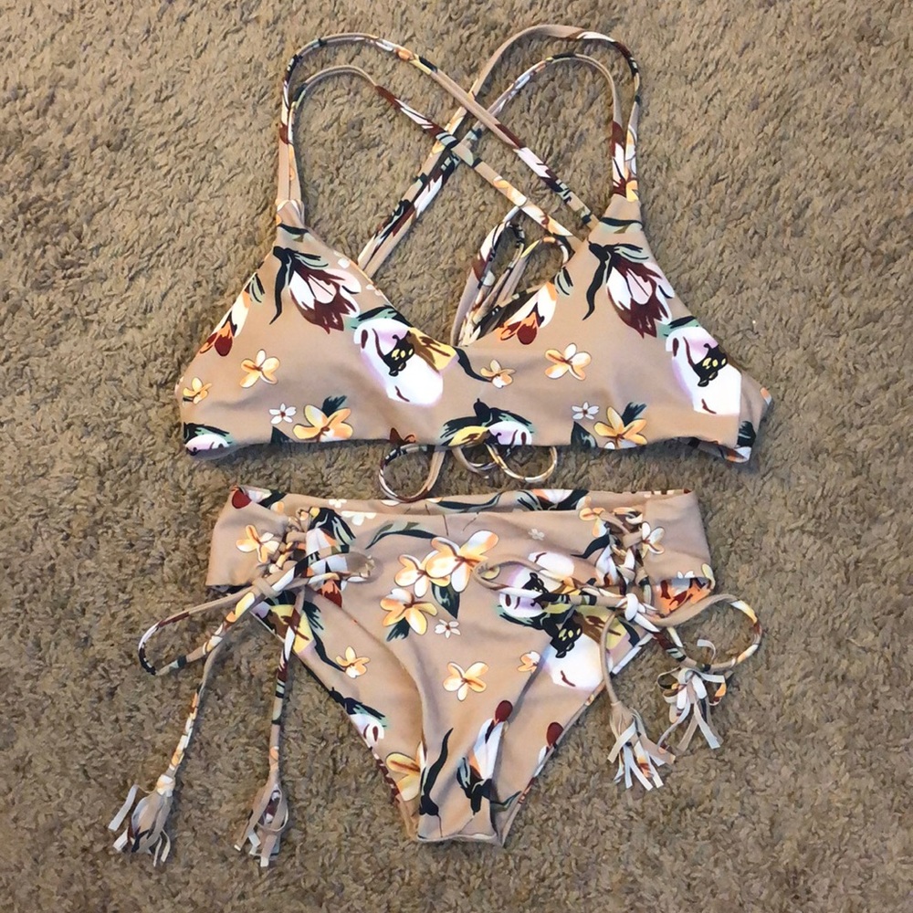 Hawaiian print bikini set